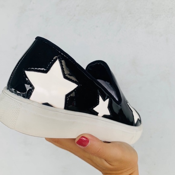 NWT Boutique Black & White Star Print Shoes - Picture 3 of 5